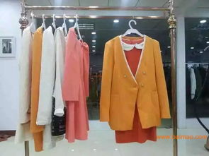 服裝廠(chǎng)家直供 探索尾貨與品牌折扣女裝的批發(fā)商機(jī)